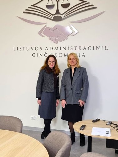 LVAT pirmininkė aptarė administracinių ginčų proceso aktualijas su Administracinių ginčų komisijos pirmininke